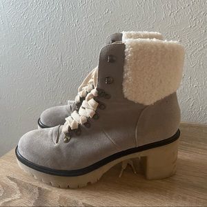Grey heel boots with Sherpa